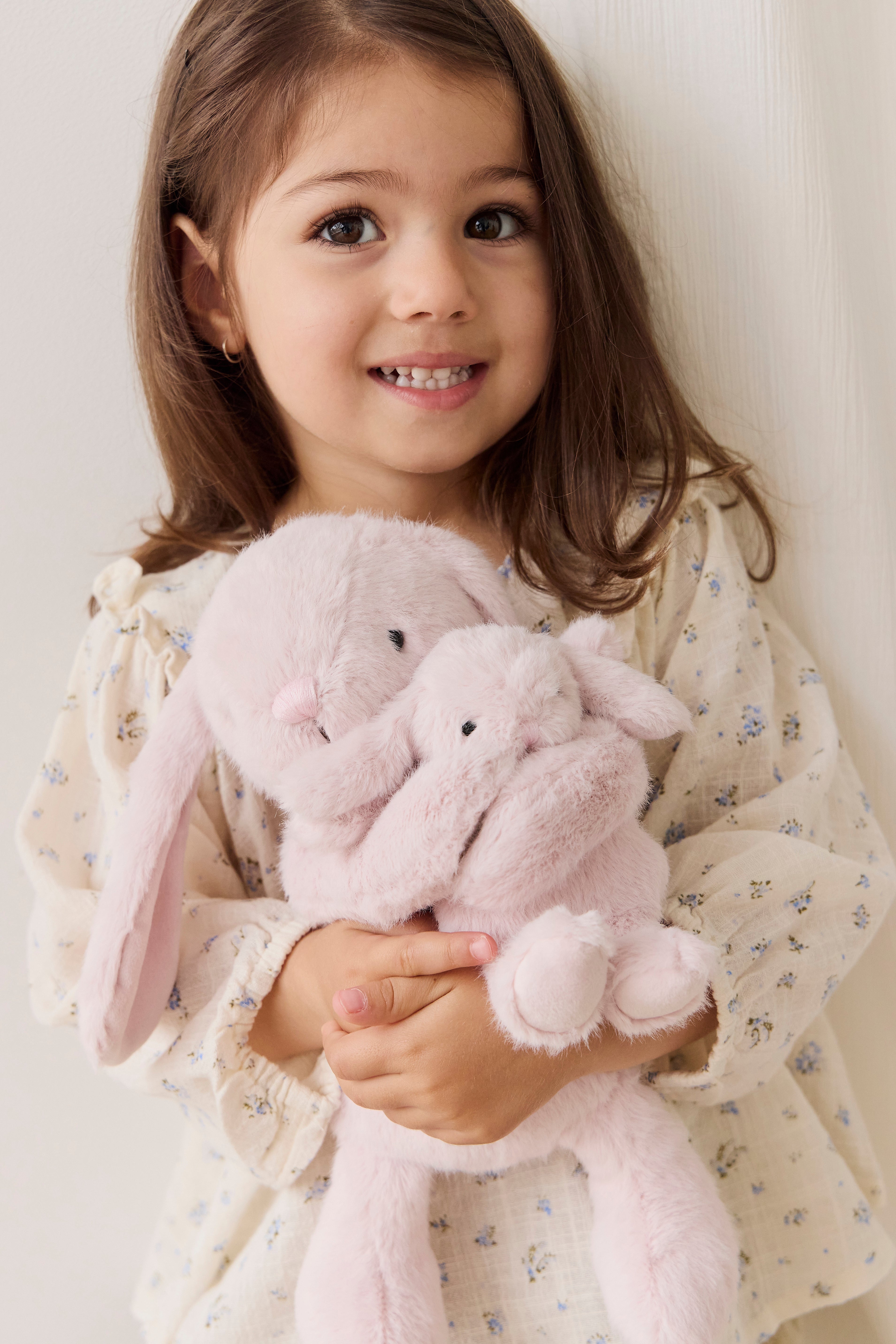  Blossom Calli Bunny ぬいぐるみタグなし Medium Blossom Calli Bunny — JKA Toys