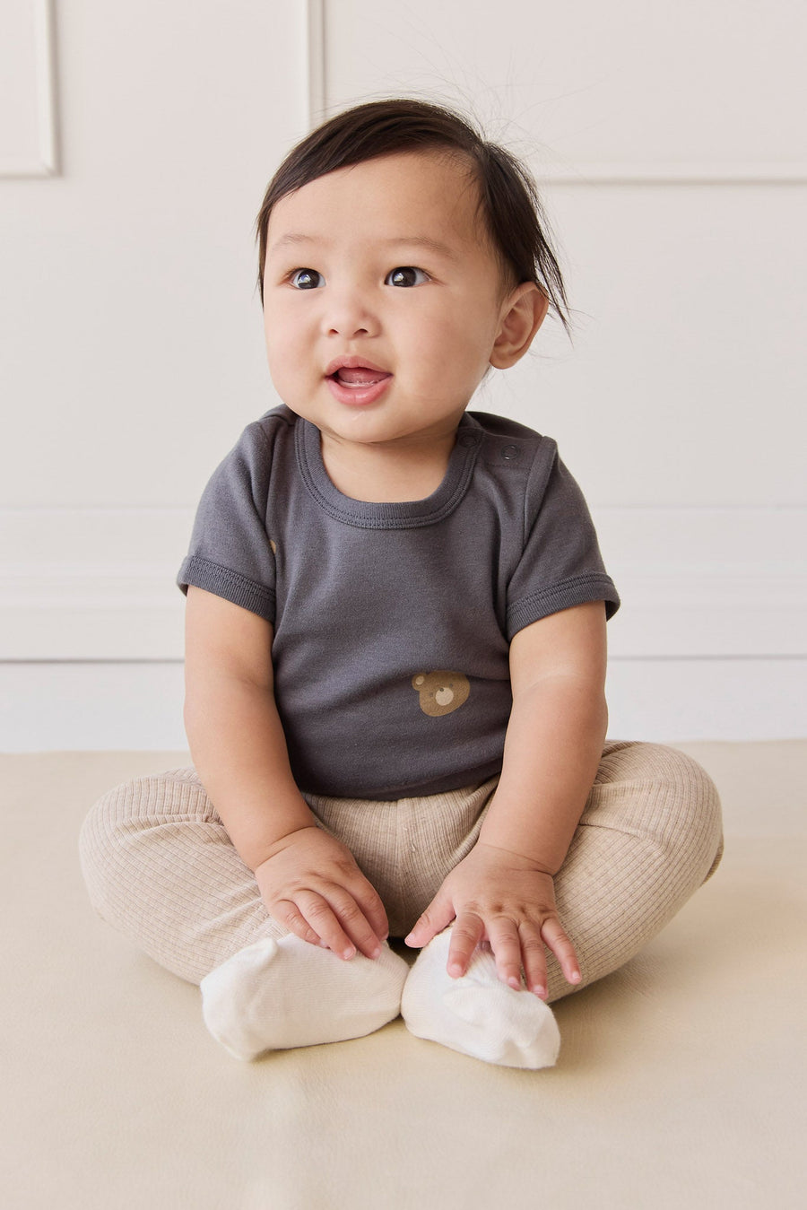 Organic Cotton Hudson Short Sleeve Bodysuit - Bobbie Bears Black Oyster Childrens Bodysuit from Jamie Kay USA