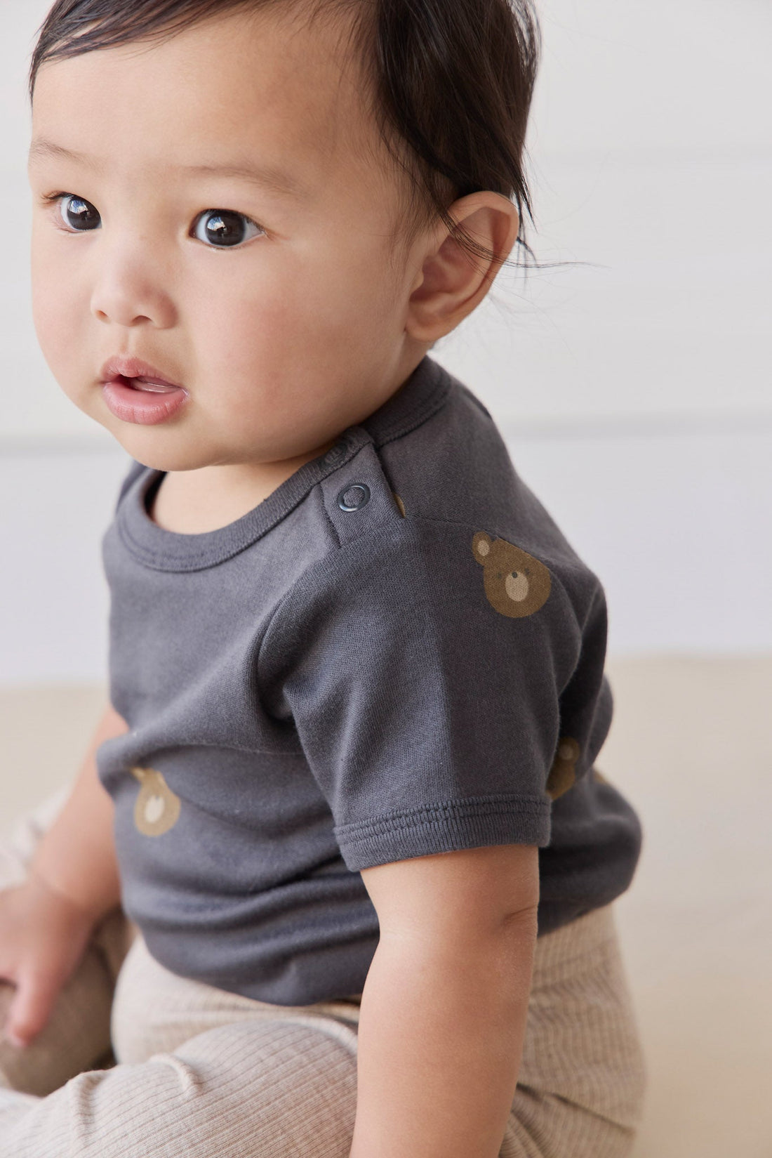 Organic Cotton Hudson Short Sleeve Bodysuit - Bobbie Bears Black Oyster Childrens Bodysuit from Jamie Kay USA