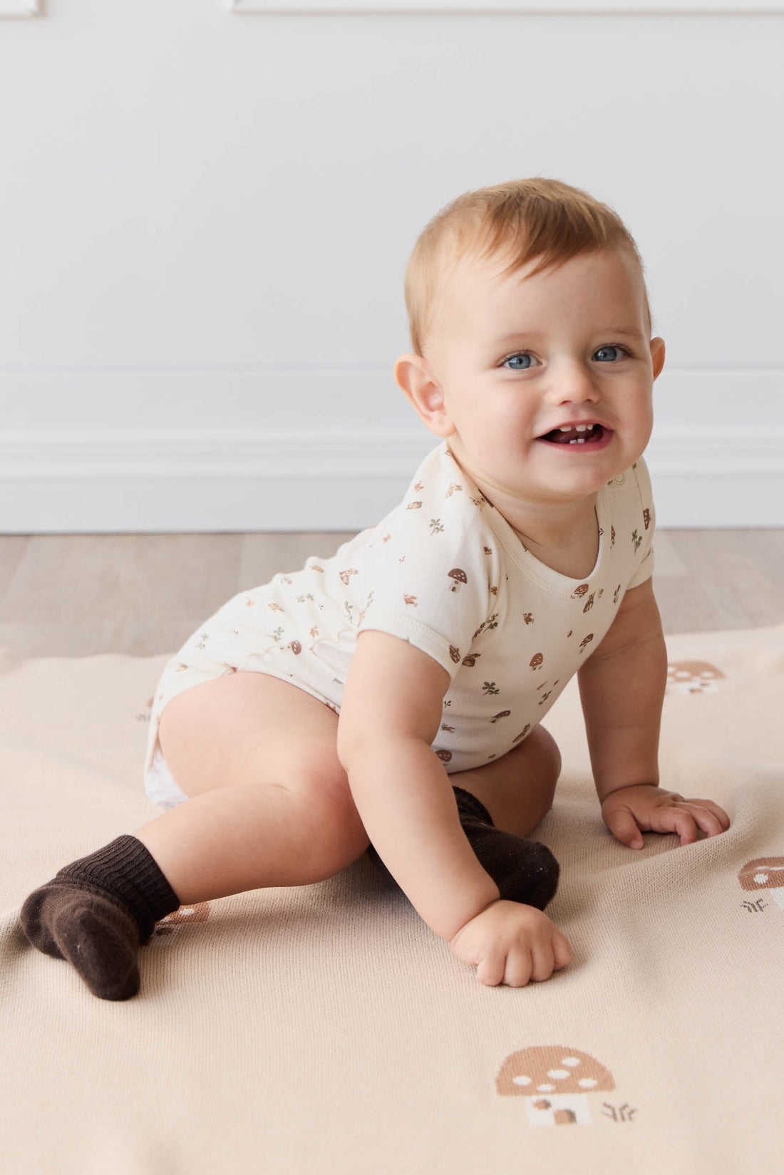 Organic Cotton Hudson Short Sleeve Bodysuit - Foraging Friends Childrens Bodysuit from Jamie Kay USA