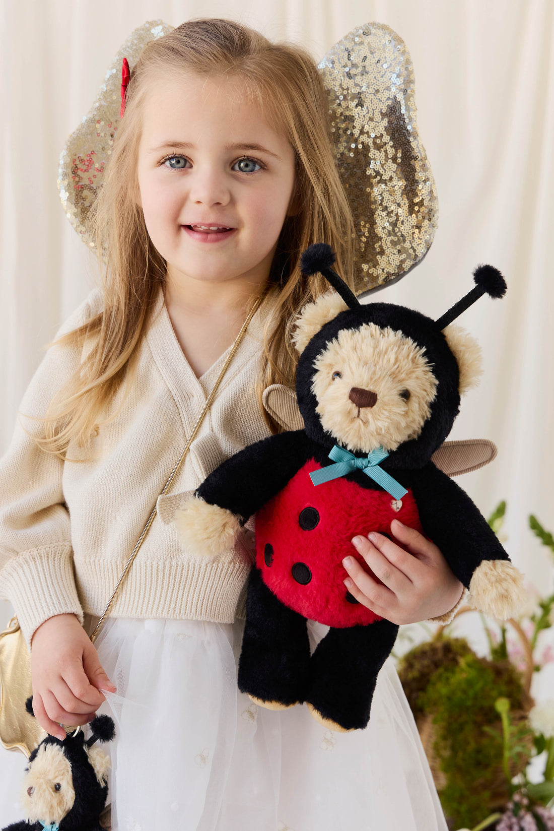 Snuggle Bunnies - Arthur the Bear - Lovebug Childrens Toys from Jamie Kay USA