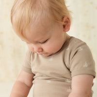 Organic Cotton Hudson Short Sleeve Bodysuit - Set Sail Vintage Taupe Childrens Bodysuit from Jamie Kay USA