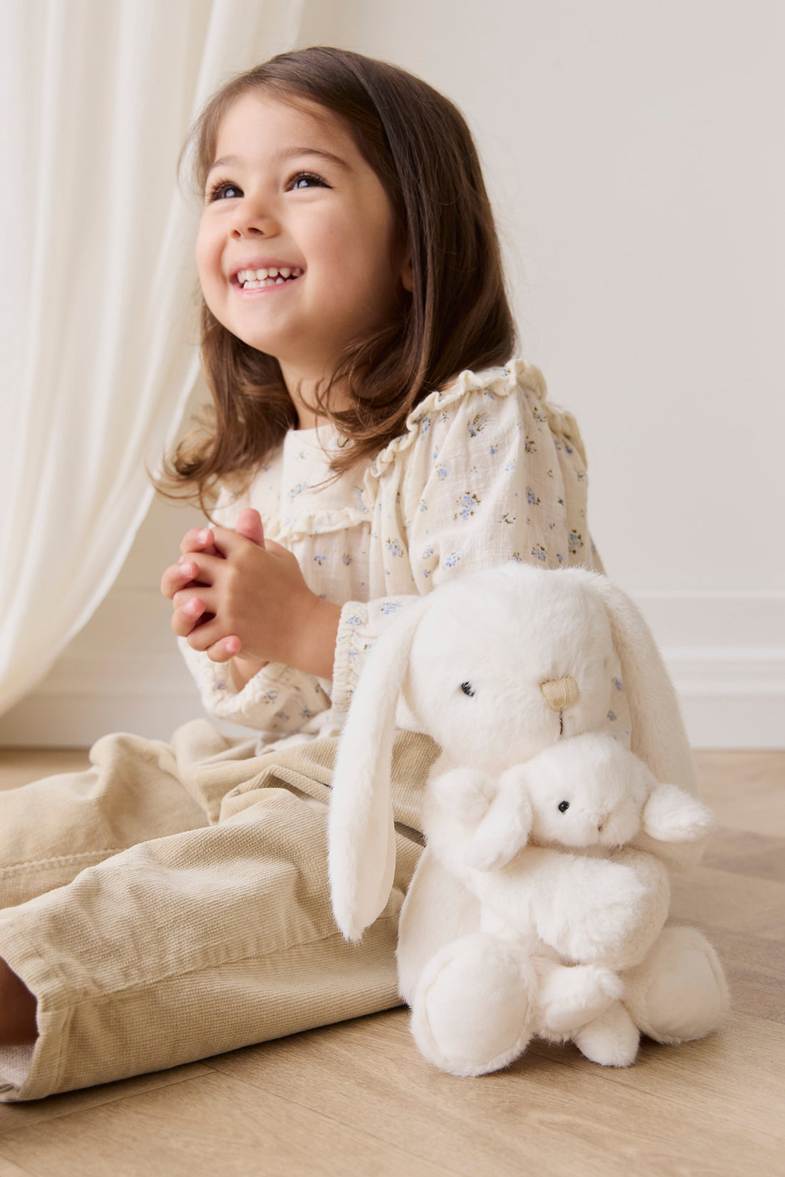 Snuggle Bunnies - Frankie the Hugging Bunny - Marshmallow Childrens Toy from Jamie Kay USA