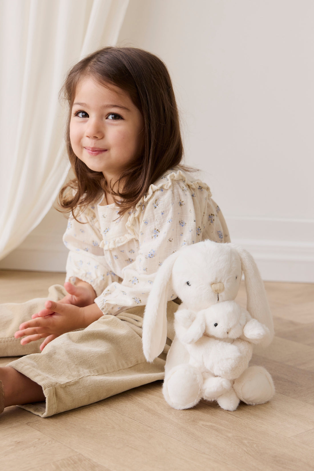 Snuggle Bunnies - Frankie the Hugging Bunny - Marshmallow Childrens Toy from Jamie Kay USA