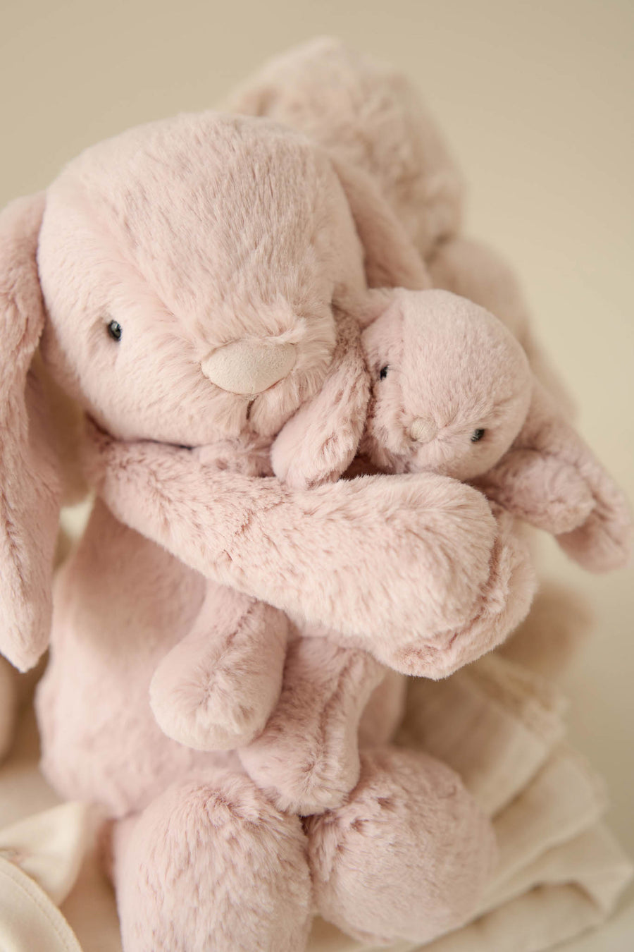 Snuggle Bunnies - Frankie the Hugging Bunny - Blush Childrens Toy from Jamie Kay USA